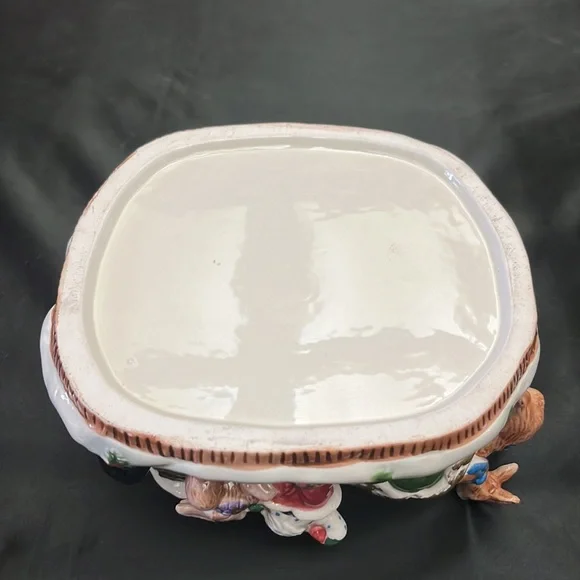 Santa And Friends Holiday Cookie Jar.  Vintage.  Very Pretty and well Done. - Picture 12 of 13